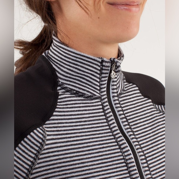 Lululemon Run U-Turn Pullover Reflective Classic Stripe Long Sleeves Top - Picture 5 of 15